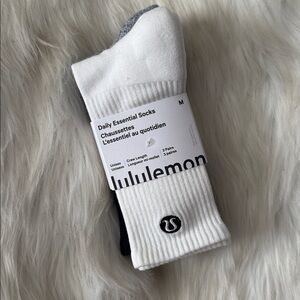 Lululemon Unisex Daily Essential Crew Length Socks sz Medium